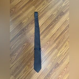 NWT Kenneth Roberts Platinum Edition Geometric Pattern Silk Tie